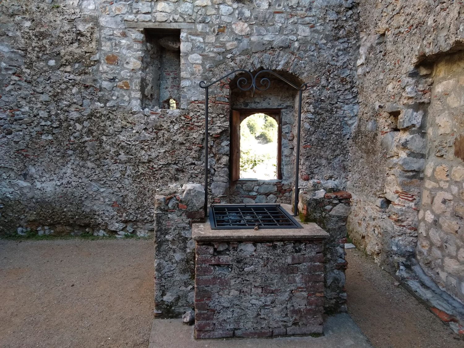 TORRACA: PALAZZO BARONALE PALAMOLLA